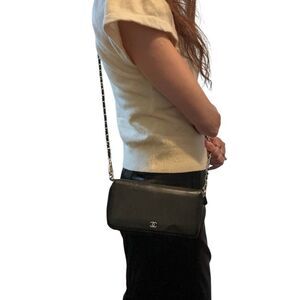 CHANEL Elegant Black Wallet